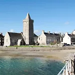 Charmantes Holzhaus In Einer Gruenen Umgebung By Interhome Portbail