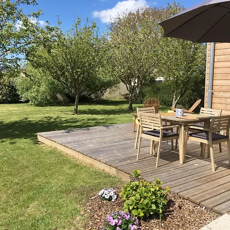 Charmantes Holzhaus In Einer Gruenen Umgebung By Interhome