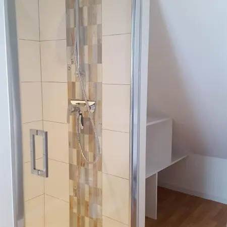 Charmantes Holzhaus In Einer Gruenen Umgebung By Interhome Dom wakacyjny *