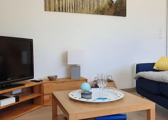 Charmantes Holzhaus In Einer Gruenen Umgebung By Interhome 度假居 *