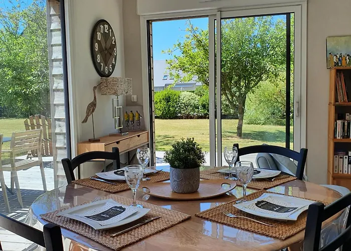 Charmantes Holzhaus In Einer Gruenen Umgebung By Interhome 波尔巴伊