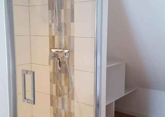 Charmantes Holzhaus In Einer Gruenen Umgebung By Interhome 度假居 *